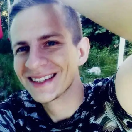 Aleksandr, 29Hamburg 